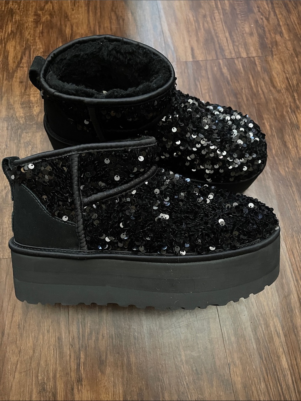 UGG Ultra Mini Chunky Sequin sparkle black Boots Women size 9 - Picture 15 of 16